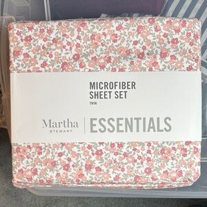 NWT Martha Stewart Essentials Microfiber Sheet Set